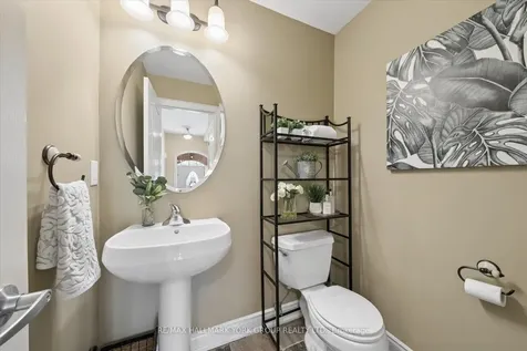 202 Duskywing Way Oakville ON L6L 6X4