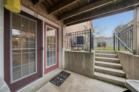 202 Duskywing Way Oakville ON L6L 6X4