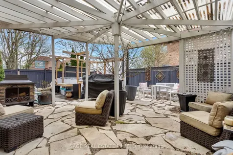 1463 Daventry Court Mississauga ON L5N 7Z1