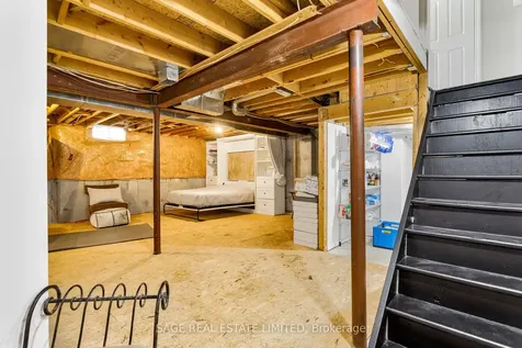 1463 Daventry Court Mississauga ON L5N 7Z1