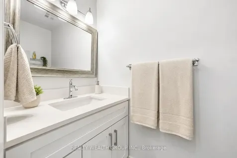 521 Timber Lane Burlington ON L7L 4B1