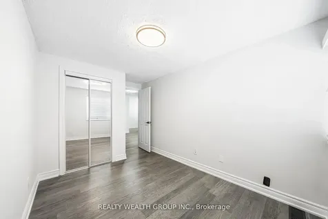 521 Timber Lane Burlington ON L7L 4B1