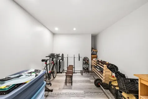521 Timber Lane Burlington ON L7L 4B1