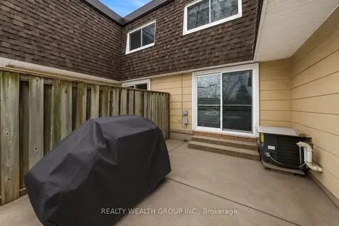 521 Timber Lane Burlington ON L7L 4B1