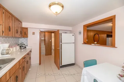 24 Katherine Road Toronto ON M3K 1H9