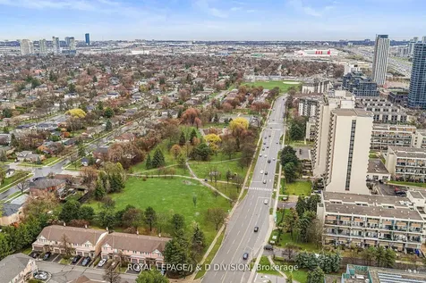 364 The East Mall N/a Toronto ON M9B 6C5