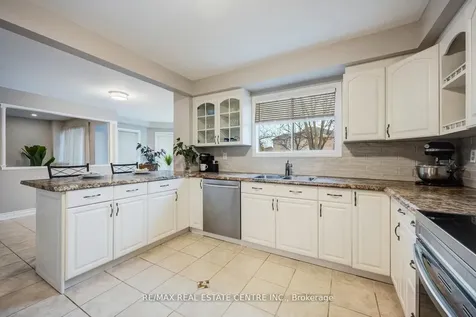 5580 Millbrook Lane Mississauga ON L5M 3X9