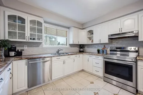 5580 Millbrook Lane Mississauga ON L5M 3X9