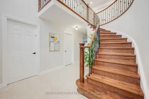 5580 Millbrook Lane Mississauga ON L5M 3X9