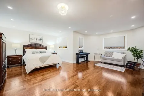 5580 Millbrook Lane Mississauga ON L5M 3X9