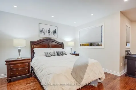 5580 Millbrook Lane Mississauga ON L5M 3X9