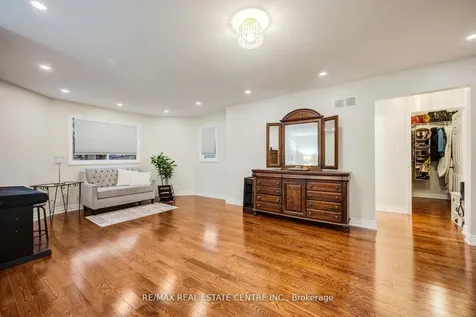 5580 Millbrook Lane Mississauga ON L5M 3X9