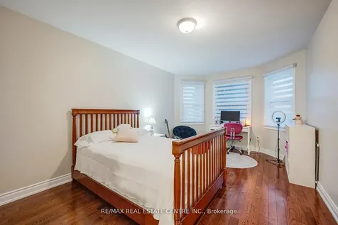 5580 Millbrook Lane Mississauga ON L5M 3X9
