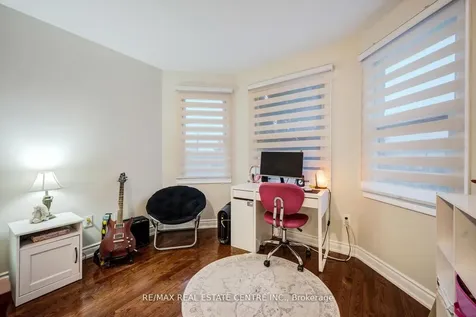 5580 Millbrook Lane Mississauga ON L5M 3X9