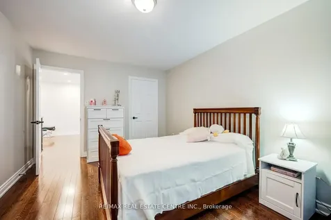 5580 Millbrook Lane Mississauga ON L5M 3X9