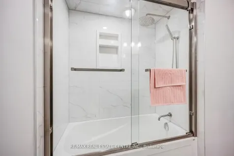 5580 Millbrook Lane Mississauga ON L5M 3X9