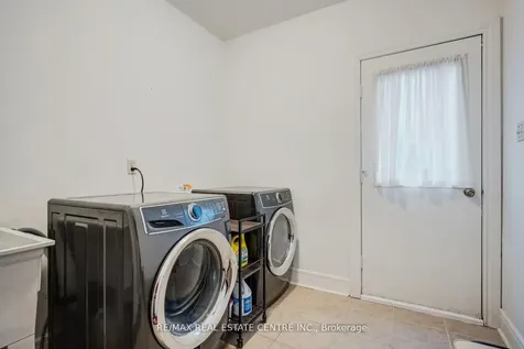5580 Millbrook Lane Mississauga ON L5M 3X9