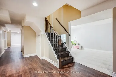 5580 Millbrook Lane Mississauga ON L5M 3X9