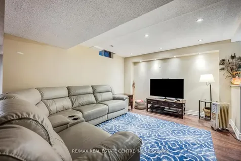 5580 Millbrook Lane Mississauga ON L5M 3X9