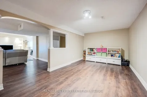 5580 Millbrook Lane Mississauga ON L5M 3X9