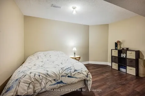 5580 Millbrook Lane Mississauga ON L5M 3X9