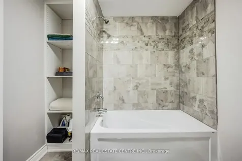 5580 Millbrook Lane Mississauga ON L5M 3X9