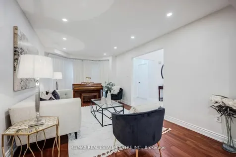 5580 Millbrook Lane Mississauga ON L5M 3X9