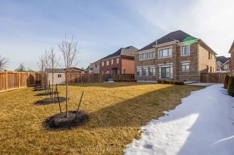 4 Port Hope Hollow Brampton ON L6Y 0C1