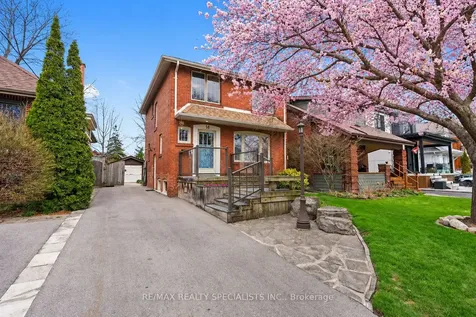 18 Dartmouth Crescent Toronto ON M8V 1X1