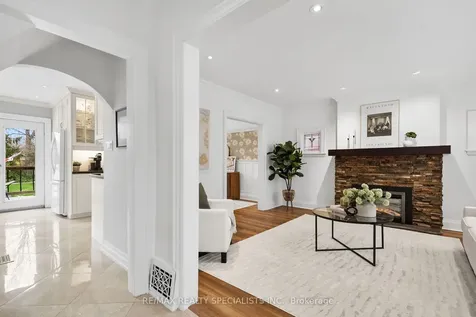 18 Dartmouth Crescent Toronto ON M8V 1X1