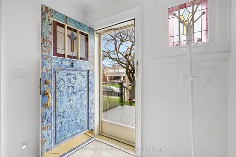 18 Dartmouth Crescent Toronto ON M8V 1X1