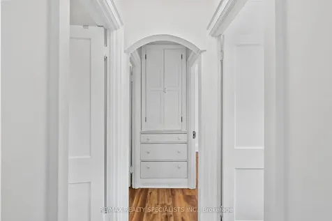 18 Dartmouth Crescent Toronto ON M8V 1X1