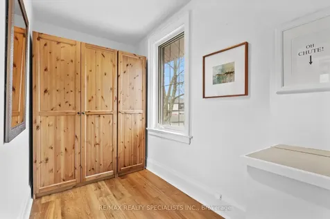 18 Dartmouth Crescent Toronto ON M8V 1X1