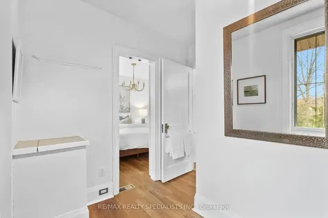 18 Dartmouth Crescent Toronto ON M8V 1X1