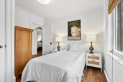 18 Dartmouth Crescent Toronto ON M8V 1X1