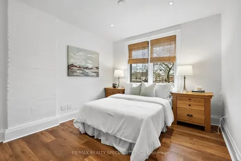 18 Dartmouth Crescent Toronto ON M8V 1X1