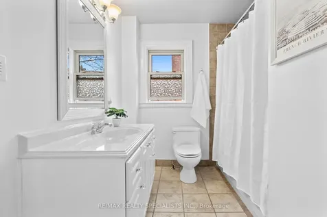 18 Dartmouth Crescent Toronto ON M8V 1X1