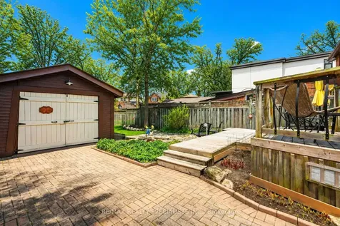 18 Dartmouth Crescent Toronto ON M8V 1X1