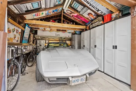 18 Dartmouth Crescent Toronto ON M8V 1X1