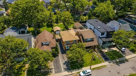 18 Dartmouth Crescent Toronto ON M8V 1X1