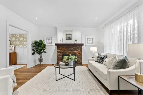 18 Dartmouth Crescent Toronto ON M8V 1X1