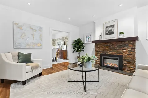 18 Dartmouth Crescent Toronto ON M8V 1X1