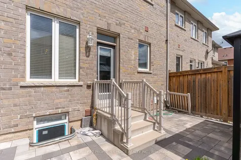 32 Yellow Sorrel Road Brampton ON L6R 0B6
