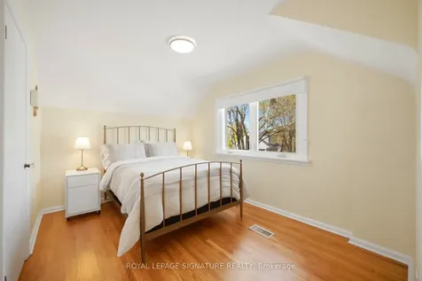 18 Erlesmere Avenue Brampton ON L6W 2T5