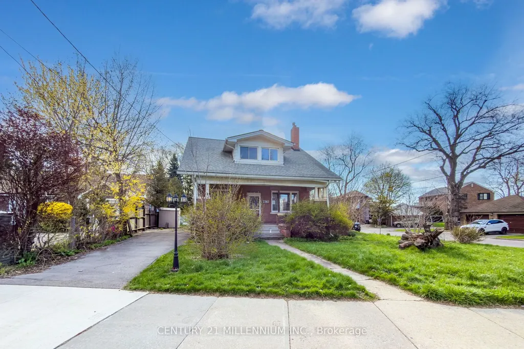2585 Lake Shore Boulevard W Toronto ON M8V 1G3