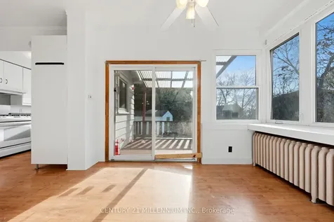 2585 Lake Shore Boulevard W Toronto ON M8V 1G3