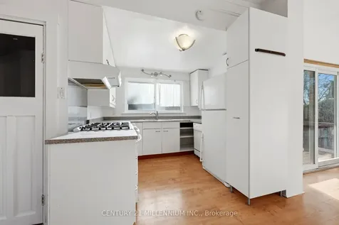 2585 Lake Shore Boulevard W Toronto ON M8V 1G3
