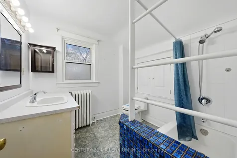 2585 Lake Shore Boulevard W Toronto ON M8V 1G3