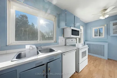2585 Lake Shore Boulevard W Toronto ON M8V 1G3