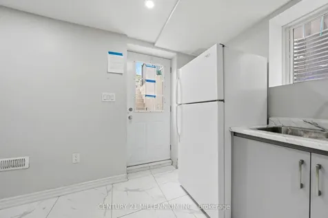 42 Feathertop Lane Brampton ON L6R 1W9